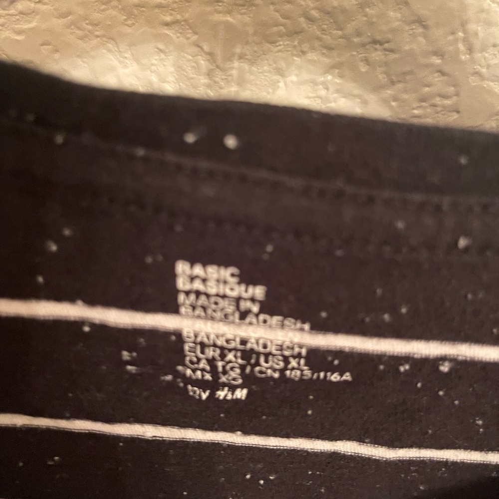 Men basic H&M limited tee - Picture 2 of 2